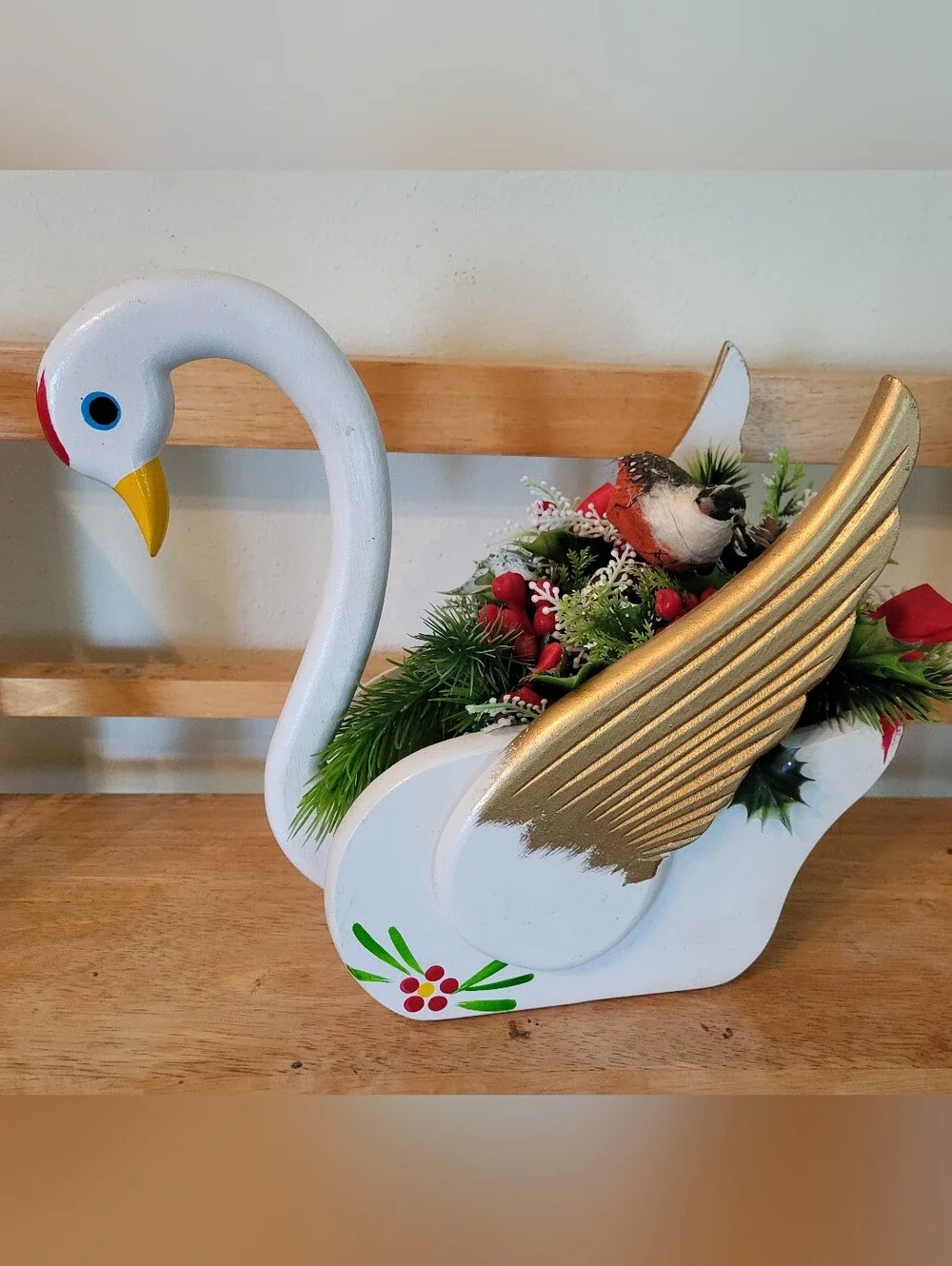 Vintage woode White & Gold Holiday Swan Centerpiece